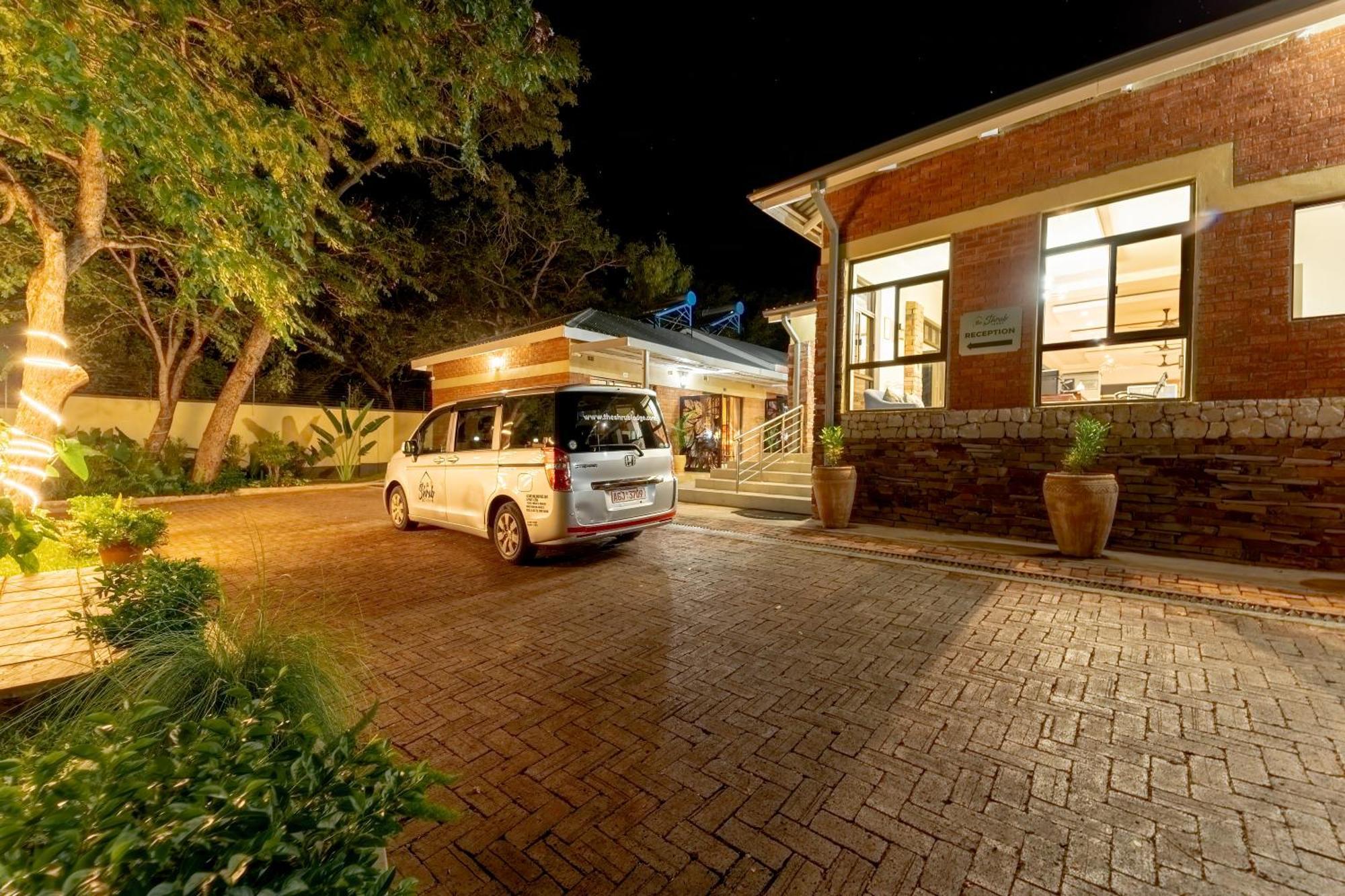The Shrub Lodge شلالات فيكتوريا المظهر الخارجي الصورة